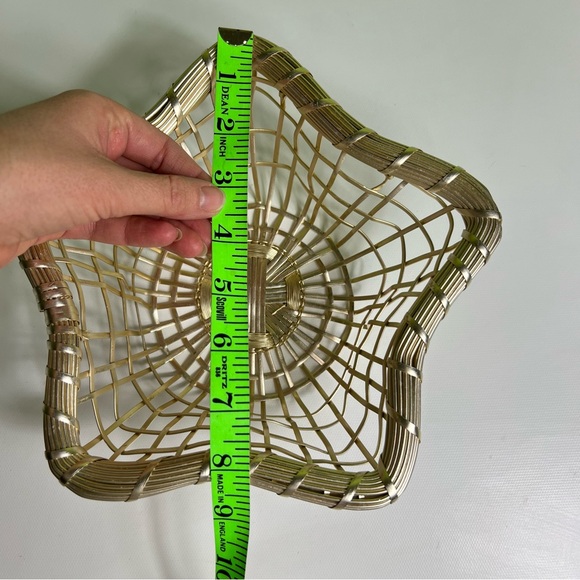 Metal Basket Woven Star Shaped Made in India Gold-Toned Container 1990 - Picture 2 of 3